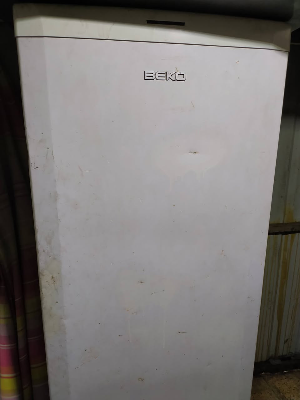 سلام عليكم 
مجمده عاموديه نوع بيكوشرط تجميد فول بيها اربع درجات اريدها  ب 100الف 
نهايتها ب 70الف  الشراي يتصل ***********
