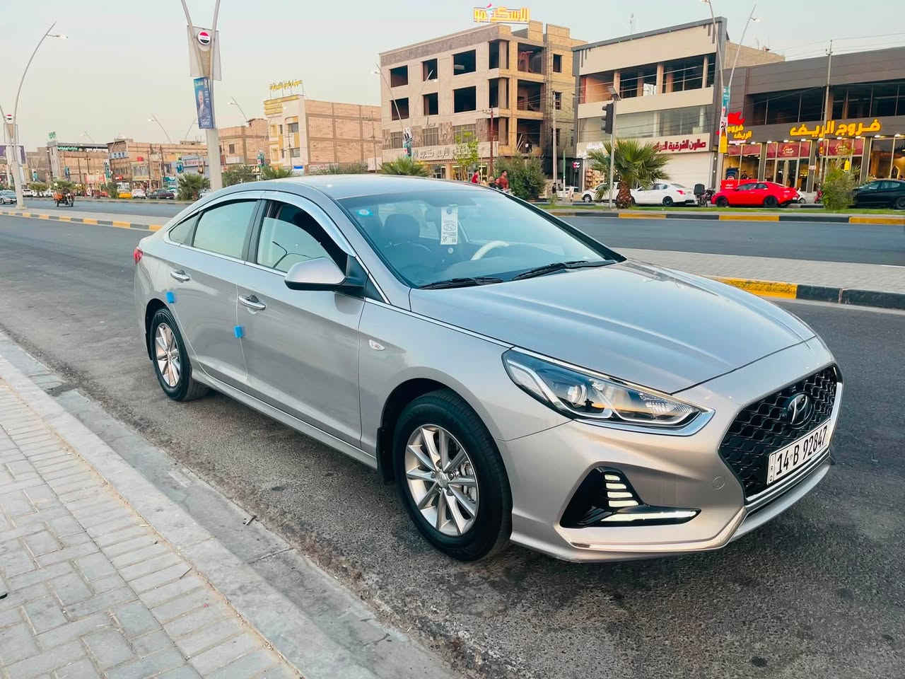 سلام عليكم سوناتا مديل 2023اصل بانزين وارد كوري مكينه 2000دوش كفاله من مكينه وكير وضربه كصه  فقط قطعه وحده صبغ باب ولباقي كفاله سياره  جديده من حداديه تبريد تخم تاير سبير بعده مانازل سعر 175$العنوان البصره ***********
