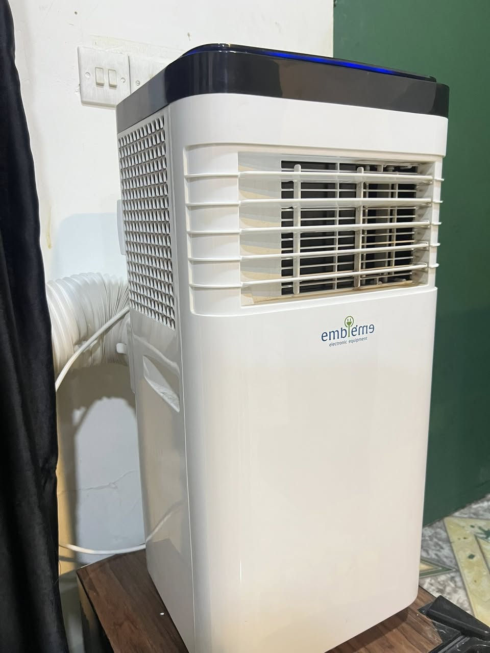 سبلت Emblema EM PC9 للبيع
مستعجل اريد اصفي البيت

تبريد قوي طن  9000 BTU مناسب للصيف العراقي  

ريموت تحكم كامل  

تحكم عن طريق التلفون  

خاصية طرد الرطوبة  

مراوح قوية عالية الدفع  ٣ امتار 

خرطوم خارجي لطرد الهواء الحار  

صوندة لتصريف المي    

سهل النقل والحجم مناسب وما ياخذ مساحة  

مناسب للغرف، المكاتب، المحلات والكرفانات  

شغال ممتاز وما يحتاج أي تصليح استخدام شهرين 

يستهلك تقريبًا ٣-٤ أمبير اقتصادي

الجهاز مابي اي عيب 

البيع مستعجل والسعر مناسب، الجاد يراسل

_______________

فرۆشتنی خێرا دەمه‌وێت ماڵ چۆڵ بکەم

ساردکردنەوەی بەهێز 9000 BTU گونجاو بۆ هاوینی عێراق

ریمۆتی کۆنترۆڵی تەواو  

کۆنترۆڵ لە ڕێگای مۆبایلەوە  

تایبەتمەندی دەرکردنی شێ  

فانی بەهێزی هەوادەر ٣ مەتر  

خرطومی دەرەوە بۆ دەرکردنی هەوای گەرم  

صوندەی تایبەت بۆ دەرچوونی ئاو  

ئاسانە بۆ گواستنەوە و قەبارەکەی گونجاوە و شوێنی زۆر ناگرێت  

گونجاوە بۆ ژوور، ئۆفیس، دووکان و کارڤان  

باش کار دەکات و هیچ پێویستی بە چاککردنەوە نییە، تەنها دوو مانگ بەکارهاتووە  

نزیکەی ٤ ئەمپێر بەکاردەهێنێت و ئابوورییە

ئامێرەکە هیچ عەیبێکی نییە  

فرۆشتنەکە خێرایە و نرخەکە گونجاوە، کەسی جدی پەیوەندی بکات


**إذا كنت صاحب هذا الإعلان وتريد حذفه لأي سبب، رجاءا أرسل رسالة إلى الدعم الفني**