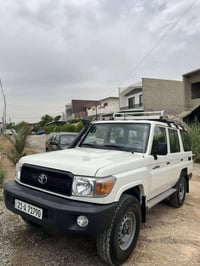 للبيع شاص ٢٠١٥ كاز ياباني اصلي ماشي ٩٩ الف محرك بمونوزل  تخم تاير جديد...