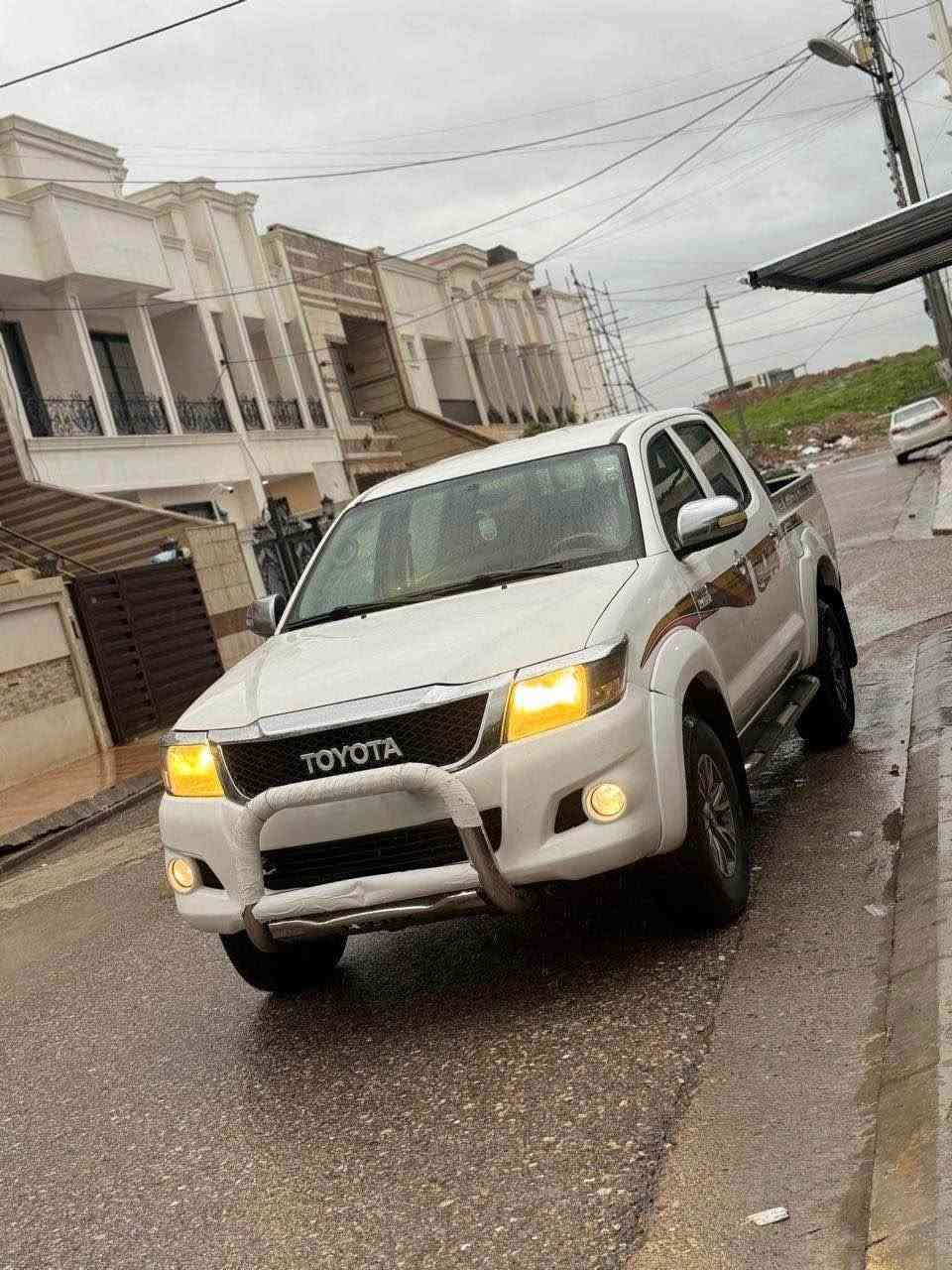 مرزيه گاز مؤديل ٢٠١٤ ناو سؤر سه ياره كه هه موو گيانى به شه رته ره مو ژينگه ى هه مووى نويه به ناوى خؤمانه تايه تازه يه 
كير و مه كينه به شه رته ته بريت به شرت يه ك بارجى سبوخه ٤ جى تحديل هه يه دواى ١٦٥$ كه ميك مه جالى براينه تيدايه *********** أربيل, العراق
