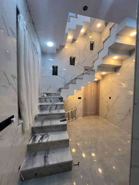 بيت للبيع  بناء طابوك حديث 2024 طابو زراعي سند 25حق التصرف مساحه 100متر واجهة 13متر 
3طوابق   
3نوم 
3حمامات +صاله +مطبخ حار بارد  +حولي +ترك 
مدخلين بوب قاصه  ارضيه بورسلين حمامت بورسلين هندي ارضيه درج مرمر بوب داخليه ابواب تركيه شبابيك المنيوم تركي  واجهه فوم +وصبغ جوتن شغل درجه اولئ  موقعه نهايت الشرطه الخامسة \قرب الري /شارع بغداد اول فرع قرب الشارع العاام موقع مميز سعره مناسب للاستفسار اكثر اتصل عله أرقامي يوجود وتساب 
***********
***********
