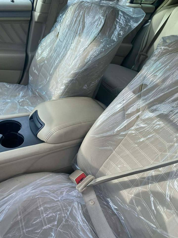 فۆرد تۆرێس مۆدێل 2013یی شەریکەی نیڤایە  مواسەفات  حاسە شاشە کوشن کارەبا کوشن جلد جام کارەبا کامێرە ناو زەرد زۆر  شتی تر 2چاملغی پشتەوەی بۆیاخە بێ ناو گرتن وە دەگایەکی بیلادی گۆڕاوە گێر و مەکینە بەشەرەت سەیارەکە مەسرەفی نیە بۆ زانیاری زیاتر  *********** أربيل, العراق
