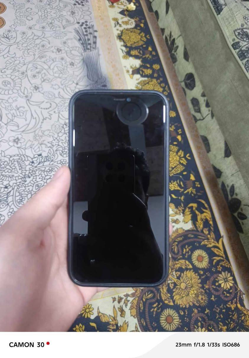 ايفون 11عادي لون أسود مستبدل شاشه وبطارية وضهر المقابل نضيف سريع ذاكره 128 مستعجل على البيعه العنوان البصرة جمعيات قرب سوق الأصفر رقم *********** Singapore
