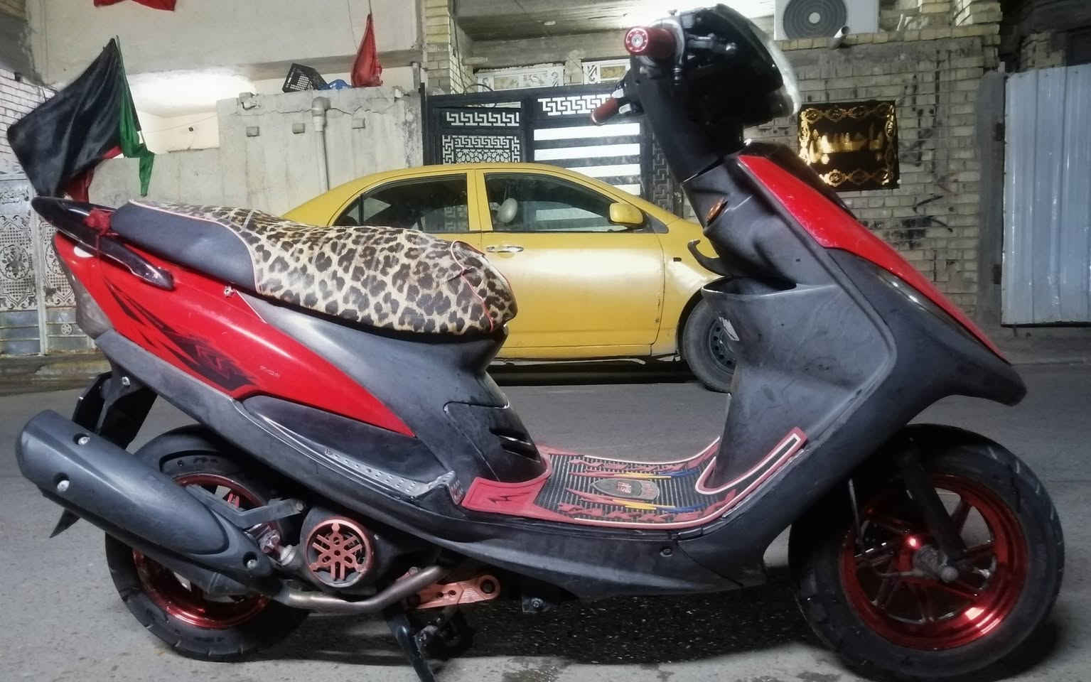 ماكس عدله دراجه خير من الله شلعه ومعدل بلاديه مال رمبه كفرات بلاديه مختمه كهربائياتها  شغاله لايت زنون ثلجي اشاير يمنى يسرى هورن شغال سلف هندر بس السلف لانو رياضي شوي ياخر بيها تزويد خير من الله
1- شيال رياضي لون مشمشي+ قبق مال فلاوين رياضي لون مشمشي
2- ويل رياضي امامي خلفي لون احمرسعره (65) يدات لون احمر قبق مال دهن رياضي دواسه رياضي 
3- صلنصه رياضي صوتها مرعب
4- ستاند صفاحي رياضي والاستاند الخلفي بي صوت  
5- عنواني بغداد البلديات للاستفسار رقمي ***********📞 (السعر 700)
