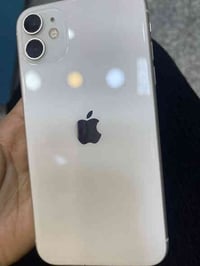 ايفون 11 للبيع  استخدام شخصي بدون كسر او تبديل قطعه  البطاريه 73  للبي...