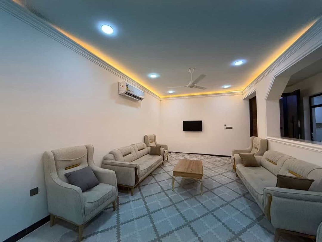 �✨ شقق مؤثثة فاخرة للإيجار في الكرادة داخل ✨🏢
استمتع بالسكن الراقي في موقع مميز،
شقق حديثة بتصاميم عصرية وتشطيبات فاخرة،
مجهزة بالكامل بأثاث أنيق وراقي
وملائمة للعوائل والموظفين والمغتربين.

🔑 جاهزة للسكن فوراً
🛋️ تجهيز متكامل بمعايير عالية من الجودة

📞 للاستفسار والحجز: ***********

📌 نستقبل جميع العروض التجارية والسكني
