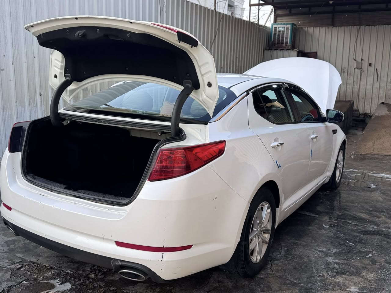 السلام عليكم
اوبتما موديل ٢٠١٣ امريكي 
الضرر جاملغ وجزء من الباب الي بصف السايق مصبوغ الباب معاهم لتوحيد اللون
السيارة بأسمي ورقمها بغداد
رايدها ١١٠ وبيها مجال بسيط
مكاني الفلوجة
***********
