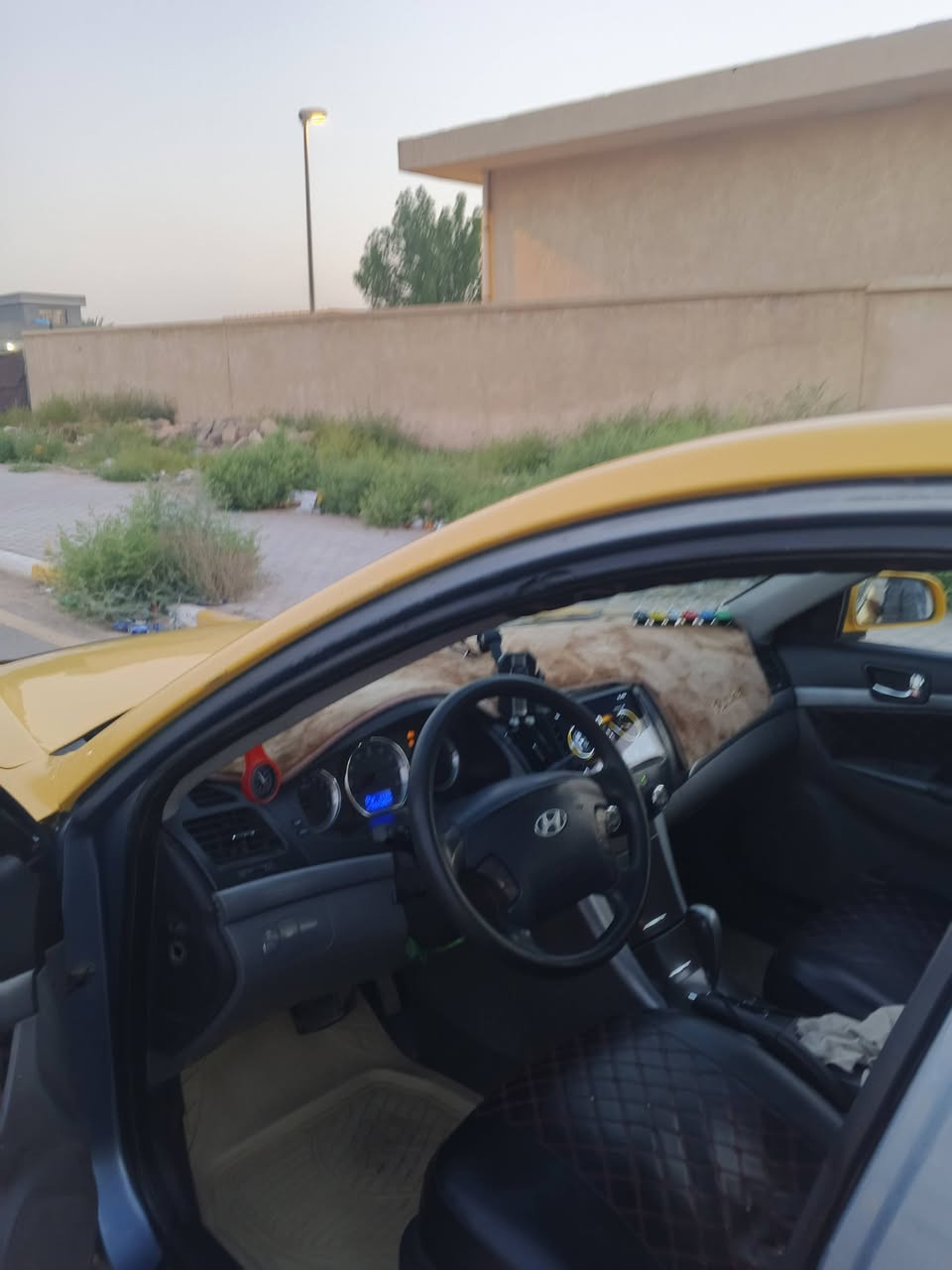 ‏سوناتا 2010 امريكي محرك 2400 
‏ تبريد ثلج 
‏بيه طخه بسيطة بالجاملغ الخلفي 
‏ السياره جاهزه ليبل واحد بدون حادث 
‏طقم تاير 
‏مكان السيارة قضاء الصويرة 
‏ السعر 100وبيه مجال
‏ رقم ‪+9647713467832 
‏
‏
