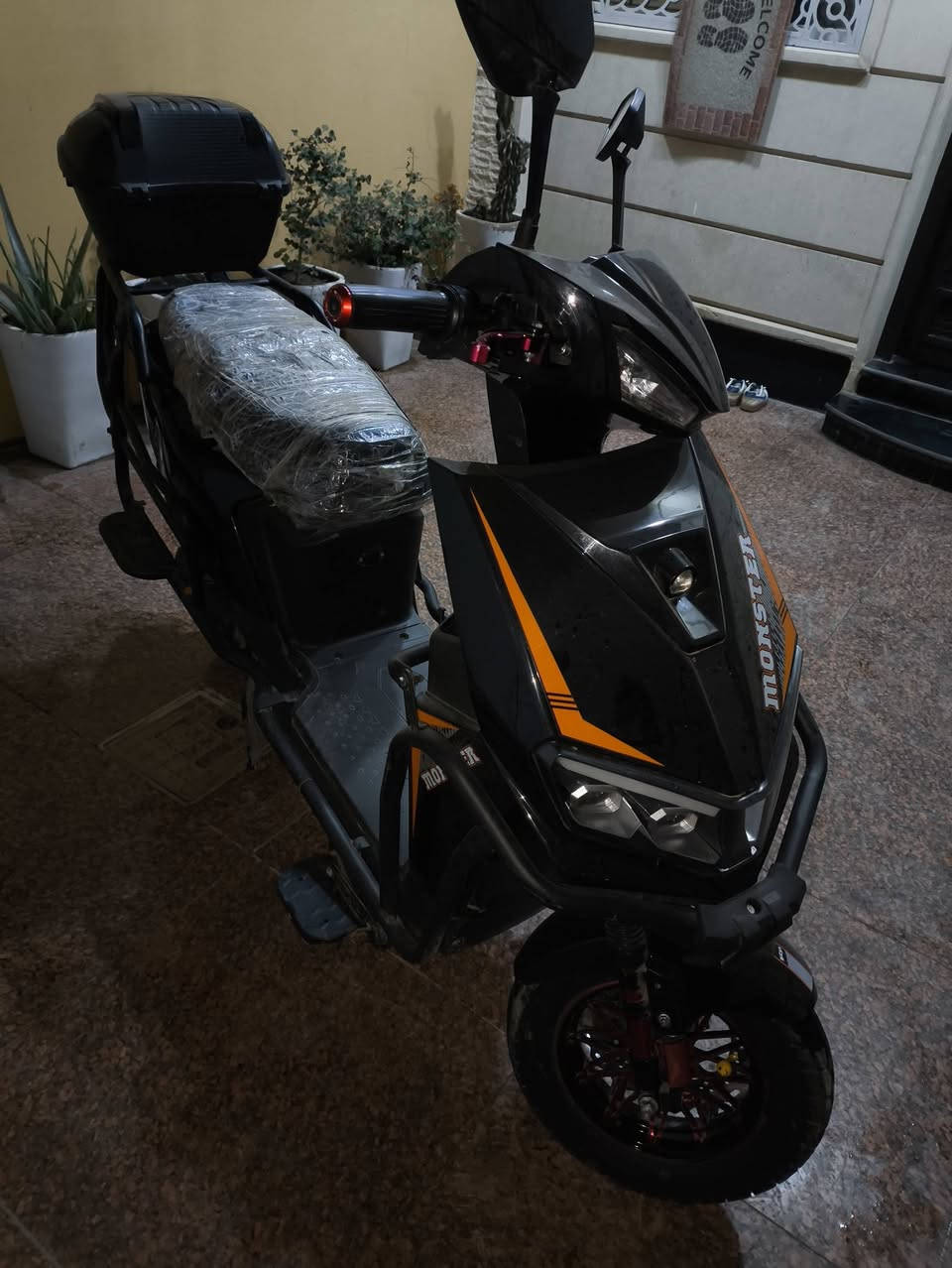 اسلامو عليكم ماطور فقط باتري عاطل.    بي نضاب بك R وبي مثبت سرعه وملف 3500  سرعه حقيقي 99 وبي مال سرع اربع نمرات ماطور مابي شي كلشي نضيف جديد بس باتري واحد عاطل سعر 600 ال استفسار  وتساب *********** مكاني موصل حي العربي
