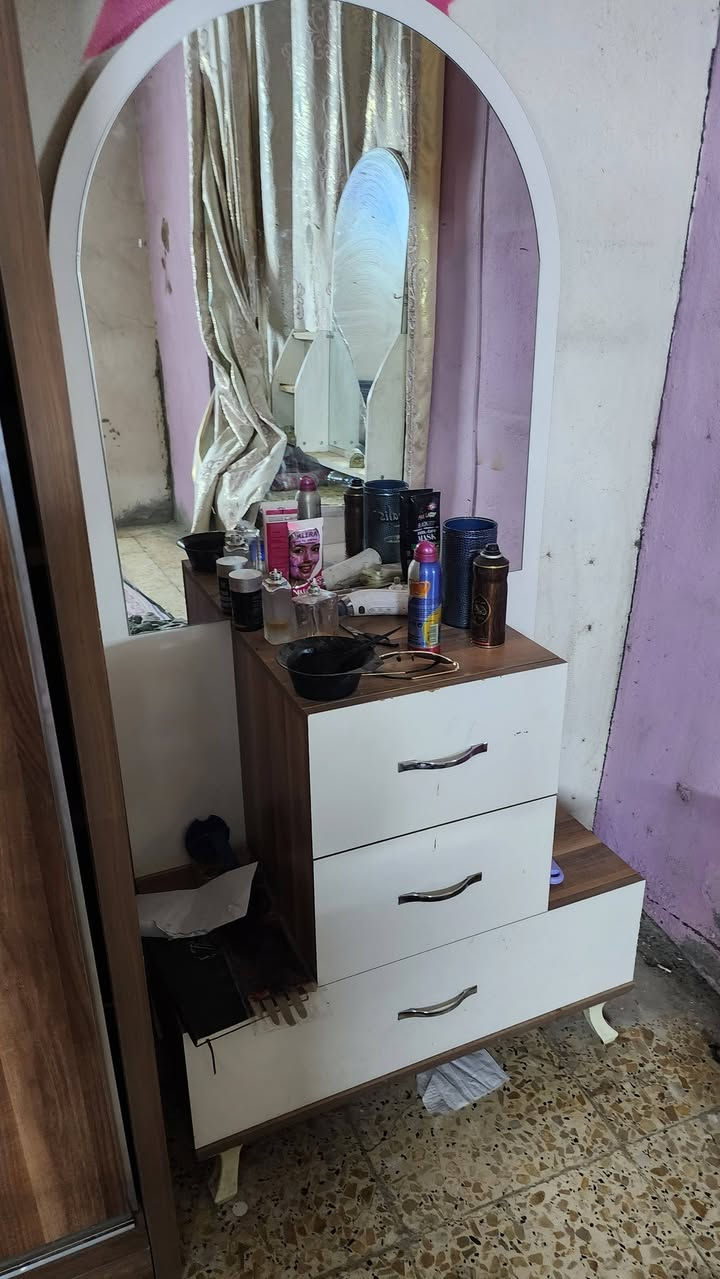 غرفه نوم مستعمل نضيف
مكاني بغداد الحريه
رقمي ***********
