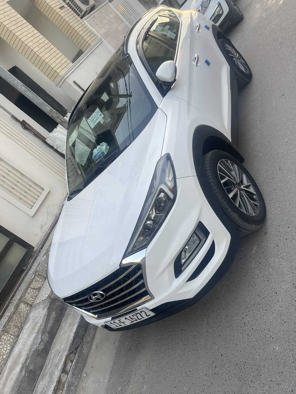 السلام عليكم 

بيع او مراوس 
 هونداي توسان وارد خليجي موديل (2020) فول مواصفات 1/1 شركه الكاصد ماشيه 101 كم 
بانوراما
بصمه تشغيل 
بصمه ابواب
كراسي كهرباء عدد (2) 
جلد لونين 
مري شفط وايرليس شحن 
مكان السياره بغداد السونار مرفق مع الصور 
السعر (178) بيه مجال حك الجيه للاستغسار (***********)
