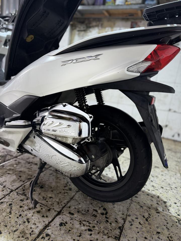 سلام عليكم PCX كفاله عامه وصل معرض موجود  مواصفات ال جيل 2 معروفه  دهن امزويل بانزين محسن / مكاني كربلاء السعر ١٦. هاذا رقمي ***********

