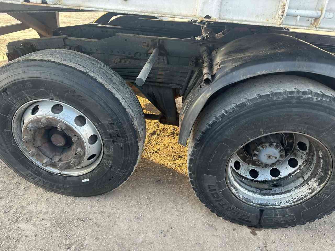 فالفو سنكل بلادي تخم تاير كير ومحرك جديد قماره مكفوله وشاصي مكفول 
مسجله بودي +صهريج 
جاهزه للعمل رقم جديد 
السعر اتصل 

***********
