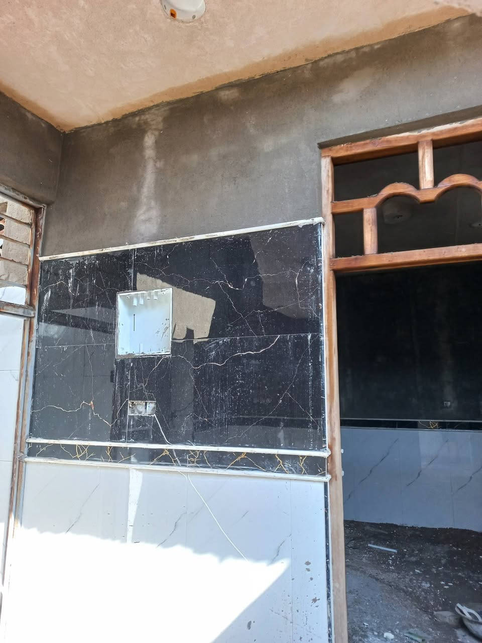 دار للبيع ١٠٠ متر زراعي سند ٢٥ يحتوي على أستقبال وغرفة و مطبخ مع صحيات خارجية وداخلية أما طابق الثاني هيكل غرفتين مع مطبخ وصحيات مكان حي القصور خلف محطة بانزين ميسان قرب مولد السعر ٧٠ وبي مجال قليل


**إذا كنت صاحب هذا الإعلان وتريد حذفه لأي سبب، رجاءا أرسل رسالة إلى الدعم الفني**