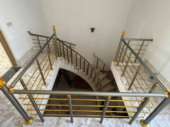 ***********
محجرات المنيوم تركي بضمان فعلي 10 سنوات    
الاستفسار اتصال واتساب موجود ***********
ذي قار والاقظيه والانواحي يبدي سعر المتر من 35الف وانته صاعد حسب الموديل.   تريد تعرف تكلفته درجك صوره مقطع فيديو ودزه خاص وانه احسبه كامل مع الدنك شكد تكلفته.
