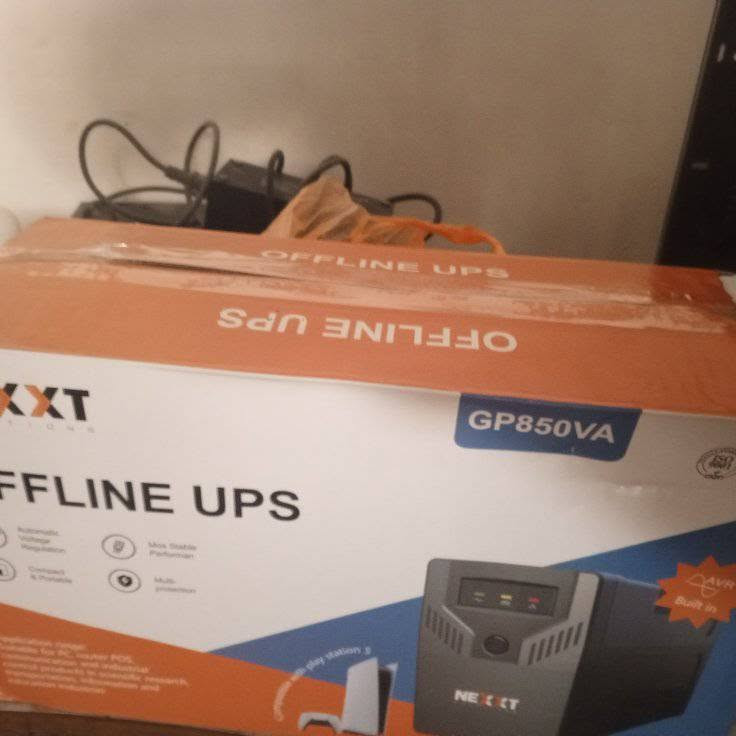 اكس بوكس وان + ups جديد استخدام شهر بس اثنينهن ب140 شرط علفحص نضافه مثل ما موضح بالصور يد اصليه مكاني نجف توصيل متوفر للتواصل واتساب ***********
