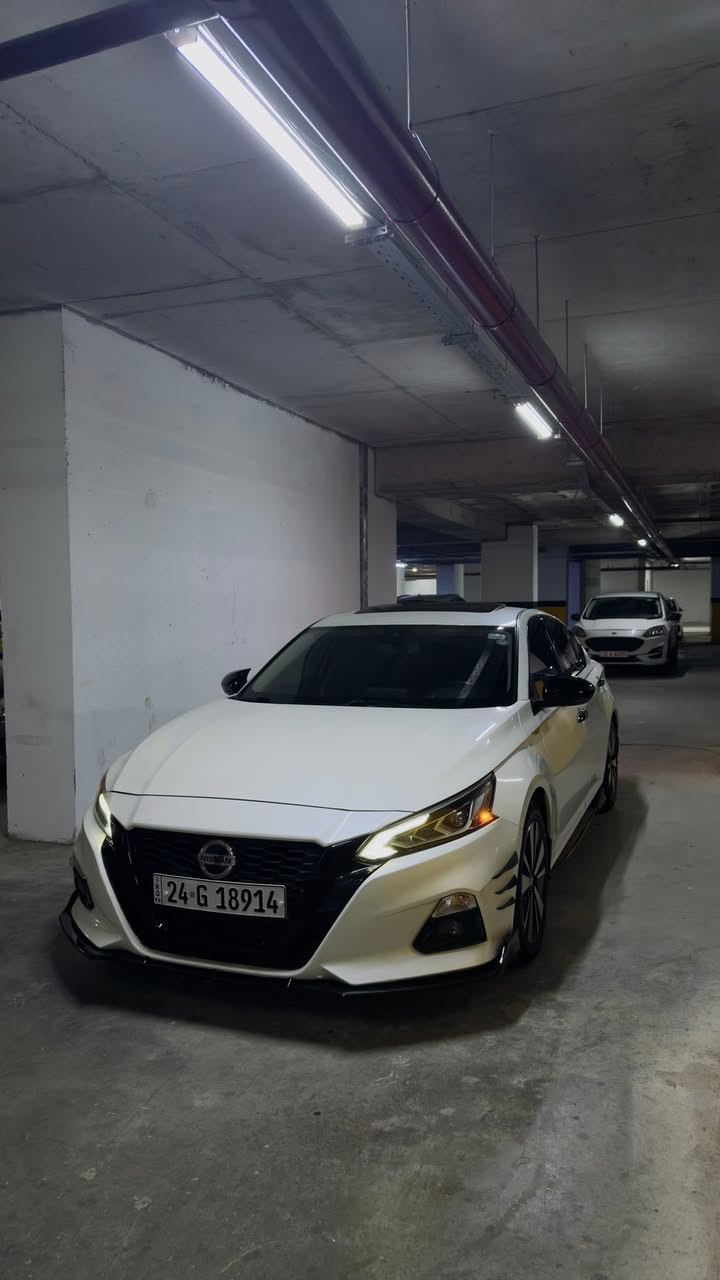 Nisan Altima  SL fulll 2020
٣ پارچەو یەک بستی سبوخە بەبێ ژورێ 
هیچ ئێرباگێکی نەتەقیوە 
مواسەفاتی /کوشن جلدە/کوشن هیتەرە/کوشن کارەبایە سەکنو سەیاق / سوکان هیتەرە/تەبرید مەرکەزیە/راداری پێشوو پشتوو تەنیشتی هەیە /شەخالە/ بەسمەیە/ تەعدیل سورعەیە/ خەتی جادەیە/ فوول فوول مواسەفاتە 
٦٠ مایل ڕۆشتوە 
سەنەوی تازە نوێ کرایتەوە
تەحویلوو خارەمەی بە شەرت 
گێڕو مەکینەی هەموو قەلبی بە شەرتە 
یەك دینار مەسرەفی نیە تەواو جایزە 
سعری١٦٠ مەجالێکی کەم
بۆ زانیاری زیاتر پەیوەندی بکە
0751 670 6787
