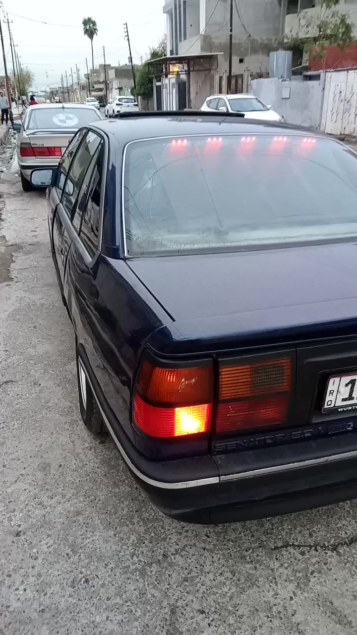 اوميكا سيناتور 3000 موديل 92 تنته محرك كير توماتيك نظيف صبغ جماليه كهربائيات دوشمه طخم تاير باتري جديد سنويه ل 2030 باسمي سعر 35  .... موبايل ***********
