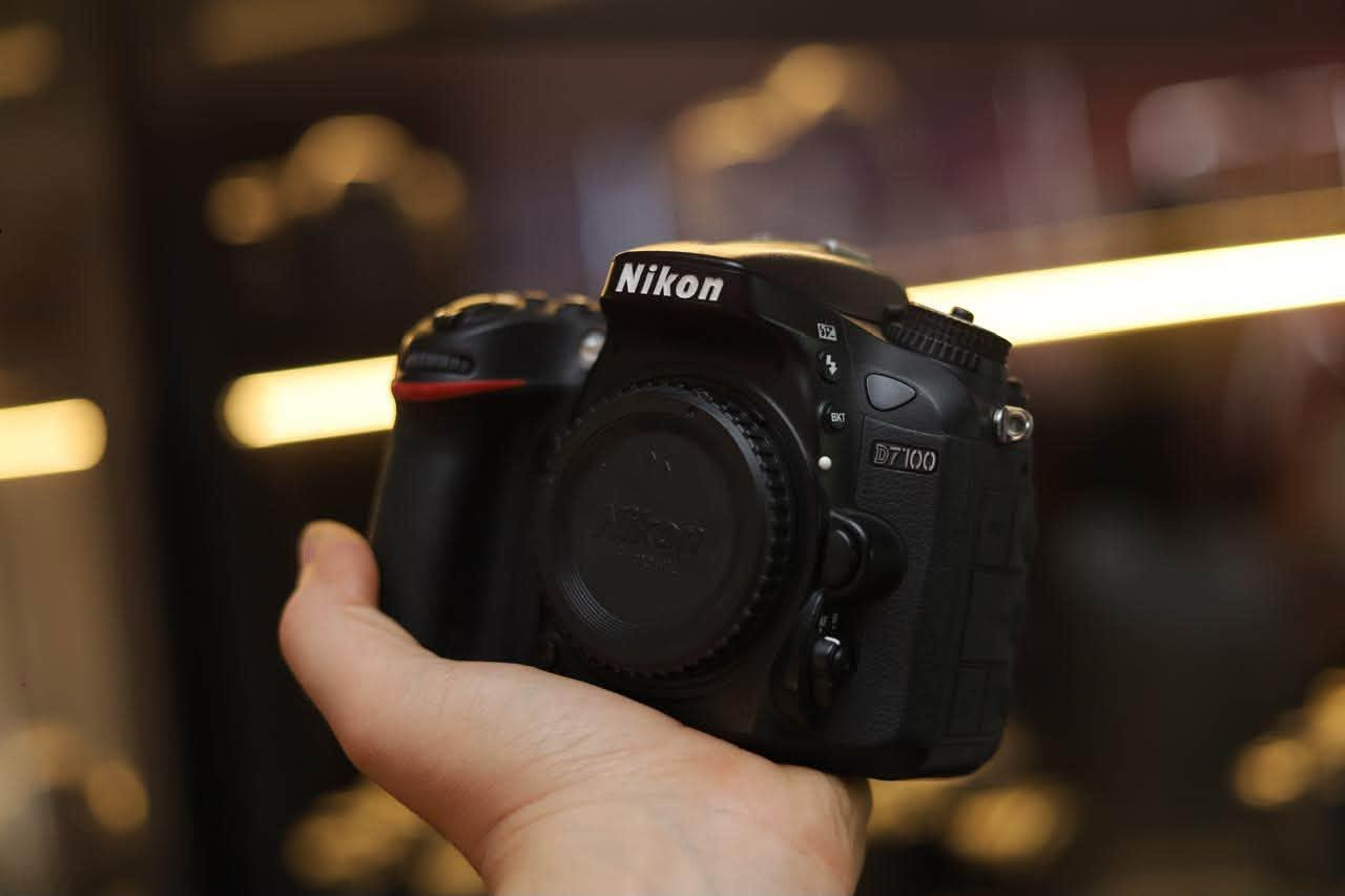 Nikon 7100D📸
Sh,27k💪
With , All Accessories 📦 
حالتها ممتازه جدا زي ما موضح في الصور 💪
معاها شنطه وكل حاجه الاوريجينال✅
شاحن وبطاريه وحزام الاوريجينال ✅
بافضل سعر وضمان فعلي 🤝
متاح فيديو موضح حالتها كويس ✨
متاح من Badr store ✅
جميع انواع الكاميرات والعدسات 📸
https://www.facebook.com/share/19Jg44rJ3V/?mibextid=wwXIfr 
تواصل خاص 📲
او /01066425575 - 01032178799 📞


**إذا كنت صاحب هذا الإعلان وتريد حذفه لأي سبب، رجاءا أرسل رسالة إلى الدعم الفني**