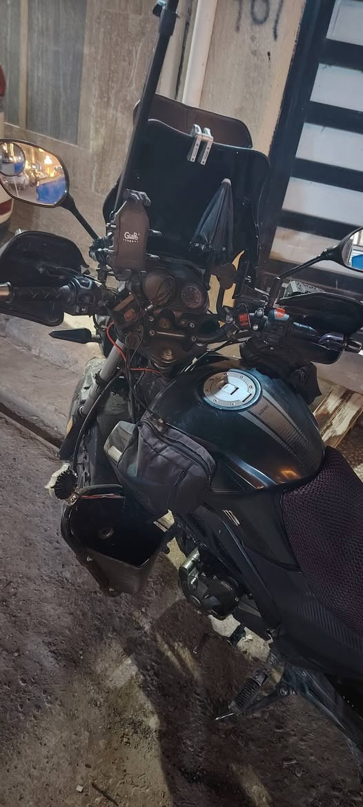 دراجة Keway RK200cc 2024
جاهزة من كلشي اي خلل مابيها ولا اي عطل ترهم للشغل دلفري، استخدام شخصي، جاهزة من كلشي للسفر اذا تسافر بيها دراجة قوية وتتحمل مسافات بعيدة كلش.
دهن يورال المحسن الاصلي معودها عليه
مزودة بهواي شغلات مثلا :
لايتها مبدل مال جارجر اصلي ١٠٠٪
جامة امامية
جامه تزويد
تحوة ظهر 
ستاندات تلفونات ٢
ستاند كامرة اصلي للتصوير
صناديق Gs 2 صفاحيات
قواعد مال جنط اذا تشيل الصناديق موجودات
درع امامي
جنط تانكي ٢
واقيات يدات ٢
لايتات اصليات قويات عالي تزويد 4
شاجنه تلفون أصلية جداحة
طفاية حريق جبيرة ام الكيلو
ستاند كوب
اشاير تزويد
تايرات جدد
الدراجة مرقمه اربيل تحويل ثاني يوم احول الك باسمك
مكاني بغداد المنصور
سعرها 2500000 لان غراضها التزويدات كلش غالية كلهن اصليات بغداد, العراق


**إذا كنت صاحب هذا الإعلان وتريد حذفه لأي سبب، رجاءا أرسل رسالة إلى الدعم الفني**