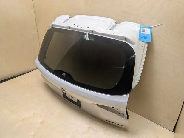 🔔 OEM BMW 19-25 G05 Rear Liftgate Shell 🔔

• Removed From 2021 BMW X5 
• Color Code : A96 (Mineral White)
$1,000


**إذا كنت صاحب هذا الإعلان وتريد حذفه لأي سبب، رجاءا أرسل رسالة إلى الدعم الفني**