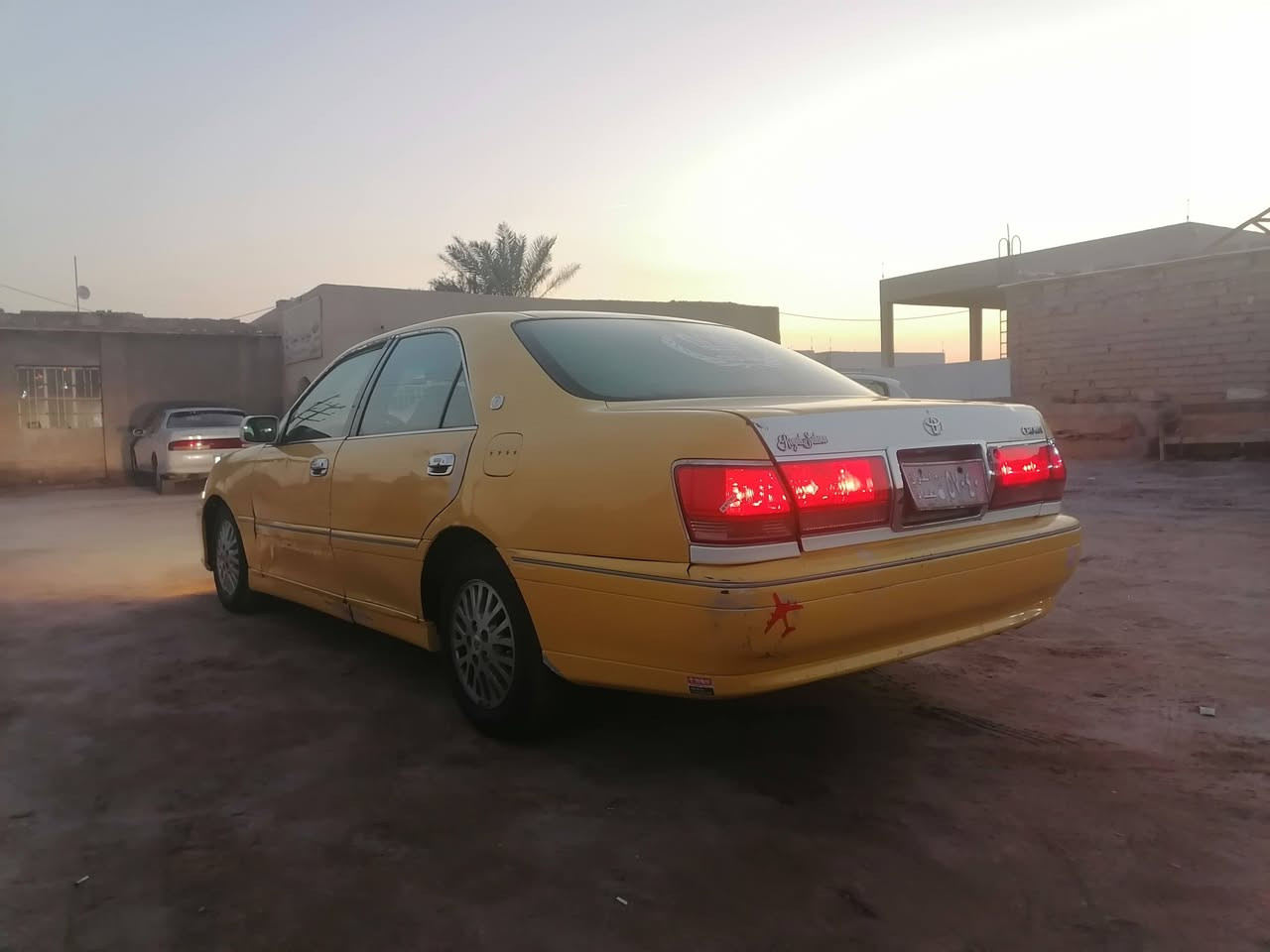 السلام عليكم سياره جنون للبيع كصتين سياره كير ومكينه خير من الله السياره وكاله عامه السعر 37العنوان البصره القرنه رقم ***********
