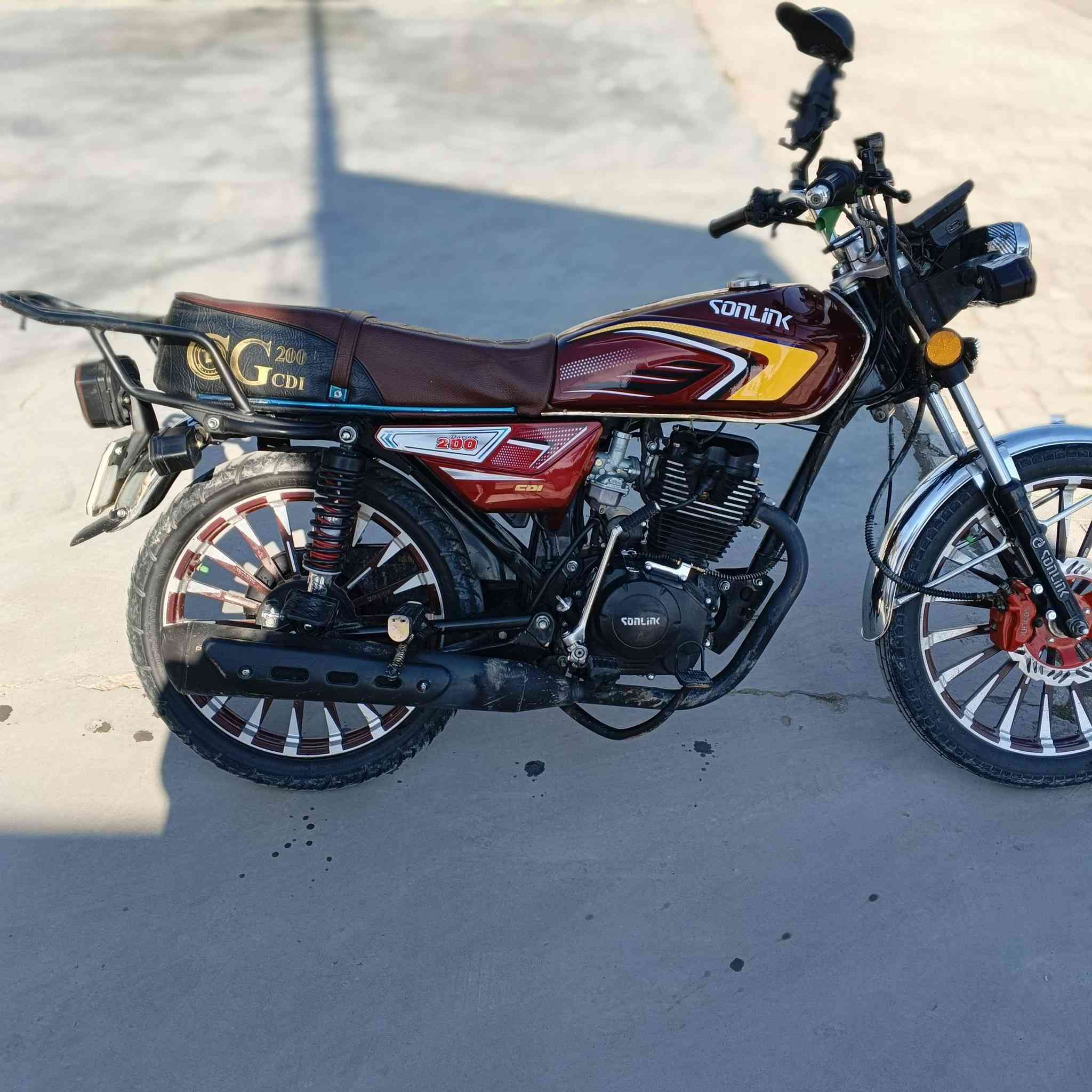 السلام عليكم دراجة للبيع دراجة حلوة موديل 25 ما بيهة اي نقص شاشة كلة شغال المكينة ما  ممدودة عليهة سبانة الدراجة خمسة كير الدراجة جديدة أوراق كاملة الدراجة مكينة 200   السعر 800 وبيهة مجال العنوان ديالى خان بني سعد الرقم ***********
