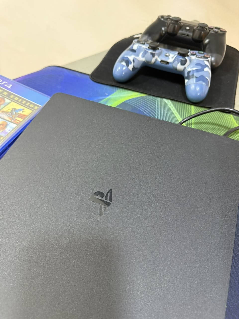 ✅بلي 4 سلم مستعمل جديد ممفتوح نهائياً✅
ملحقات الجهاز

جوستكات🎮عدد2 (اصلي وحده والخ تجاري)

كيبل HDMI 

كيبل شحن الجوستك

قرص 📀GTA 5 مستخدمه مره وحده ماخذها قبل يومين

يو بي اس power max

السعر 275الف
الاتصال ***********📞
