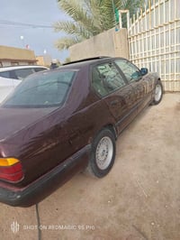 سلام وعليكم سياره BMW700 مكينه 8مكفوله من الضربه صبغ جماليه مكينه وكير...