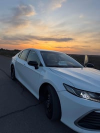 سايره كامري2024Lx هايبرد تكسي دبي عدت صبغها هنا بغداد +تخم ياباني اصلي...