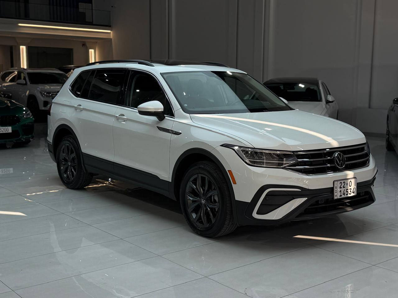 تيگوان Se 2023
ابيض ثلجي // سپي بەفری
بانوراما
4Montion دفع رباعی
ماشیه / رویشتوو 7000 مایل 
بصمه تشغيل عن بعد 
كشنات جلد 
شاشه جبيرة والكترونيه
ضرر كلش بسيط 
فقط نص صندوق صبغ بدون دواخل وبدون ايرباك 
تەنها سندوق بۆیاغه بێ ژورێ بێ ایرباک هەمووی بەشەرت 
ناونیشان هەولێر 
***********
*********** أربيل, العراق
