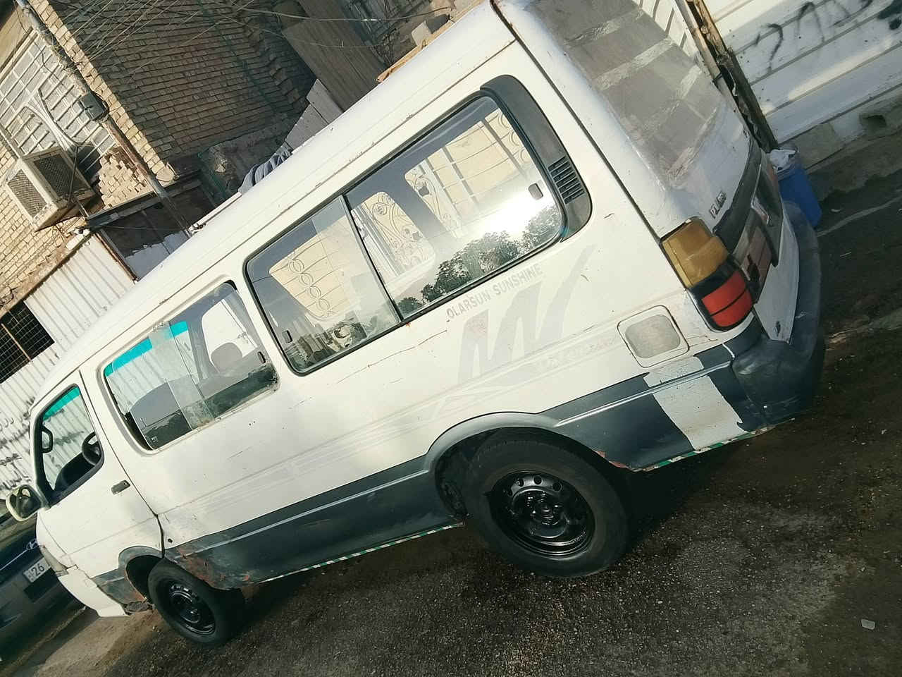 السلام عليكم 
***********              ***********
فتون مديل 2009 رقم بغداد سعر 12 ورقه وبيها مجال مكان السيارة بغداد العبيدي لبيع كوم حديد تراب هل موجود سعر بلاش والله لليريد يعيش ويكول شغل ماكو بيها شغله وحده كير جديد اكسل جديد شواصيها مكفولات مكينه غسلتها حاليا دير بس ما تشتغل ابيع هل موجود تجي تفحص وتاخذ
