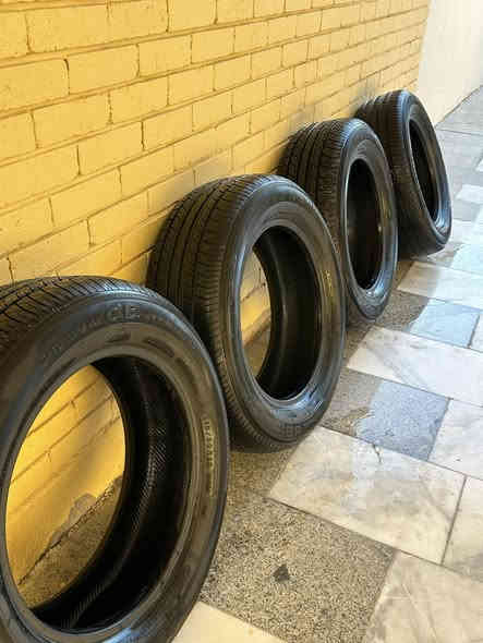 ايرات كامري يوكو هاما  اصلي وكاله نضافتهن 80/100 مستعمل بس اخو جديد يوكو هاما بعد معروف انطيك بي ضمان سنتين قياسهن 215/60/16
ليريدهن يراسلني واتساب *********** مستعجل ع بيعتهن
