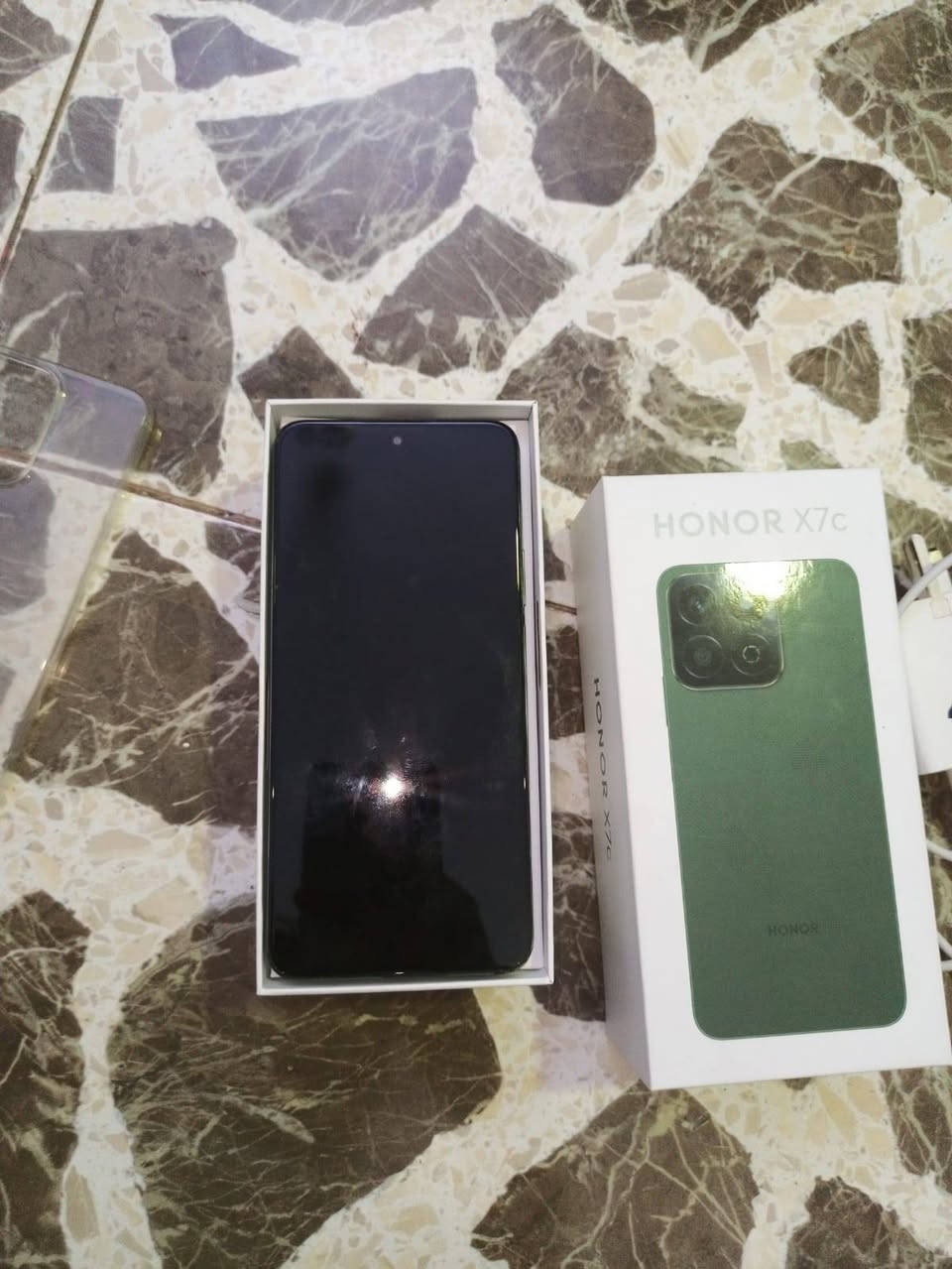 سلام عليكم
جهاز نوعHONORX7c
جهاز بعده جديد ونضيف بمعنه الكلمه كلشي مامبدل بي بعده شركه 
تجي تفحص وتاخذ وتشوف بعينك 
جهاز شحنه قوي اقل شي نص ساعه ويقبط تجي وتشوف بعينك 
الجهاز مستخدم  شهر و12يوم بعده جديد ويا غراضه 
السعر خاص مو شراي لا تجي ❓


**إذا كنت صاحب هذا الإعلان وتريد حذفه لأي سبب، رجاءا أرسل رسالة إلى الدعم الفني**