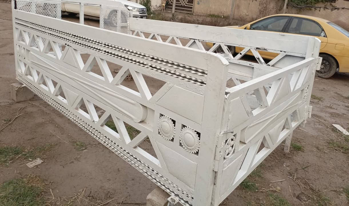 السلام عليكم محجر جديد للبيع المكان كربلاء حي العباس السعر 200 وبي مجال الشراي يتصل ***********
