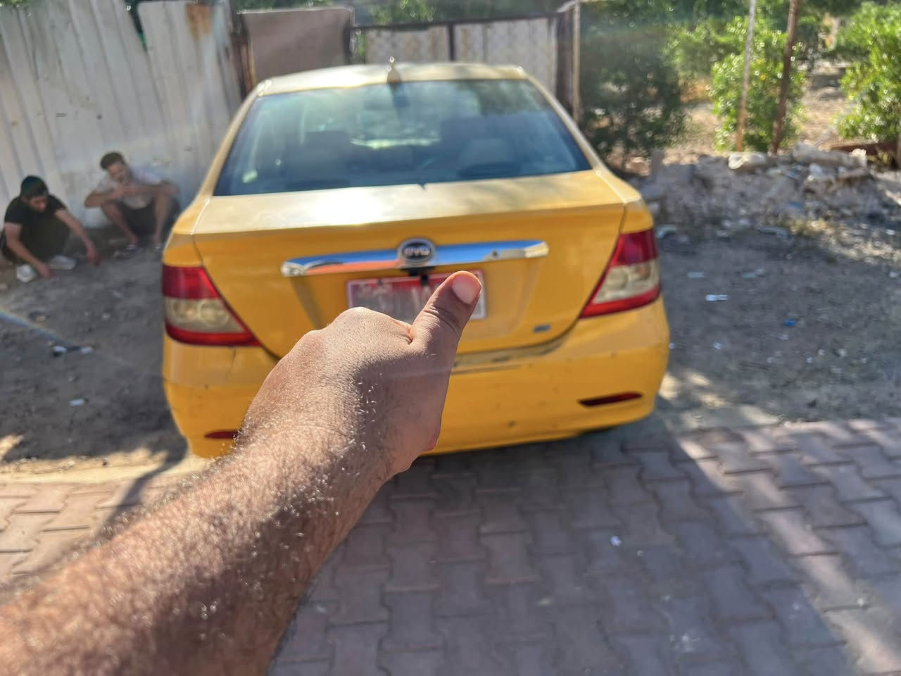 سلام عليكم   بيوايدي اف3 جهازه تبريد شغال رقم حمر بغداد راعيها ميت ابيع بدون راعي كوم حديد مكاني بغداد  الحسينيه ***********سعرها 20وبيها مجال
