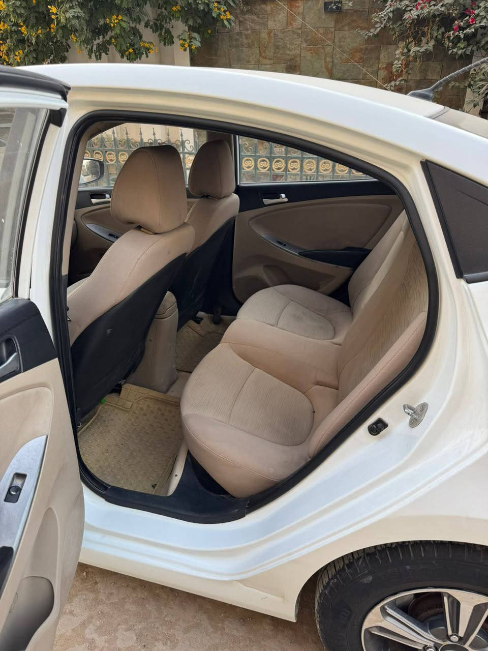 السلام عليكم اكسنت 2017 خليجي كفالة عامه 1400 نضافه 100% رقم بابل السعر 89 
للبيع او المراوس
للاتصال والمراسلة واتساب.  ***********
