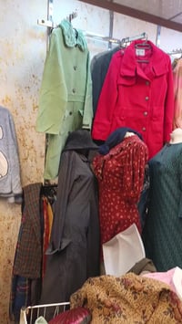 شلعة ملابس باله بسعر مناسب جدا 07769805156