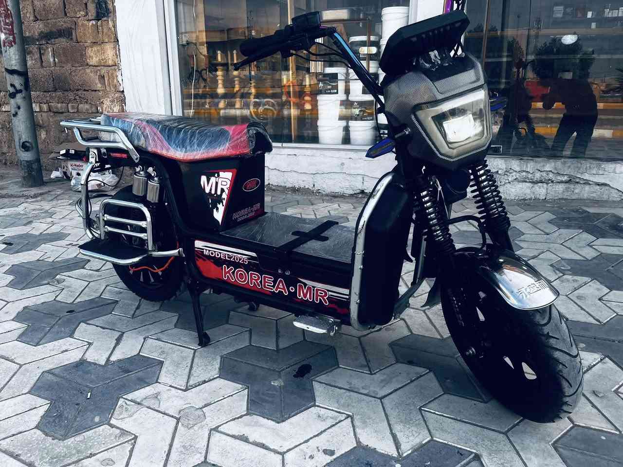 السلام عليكم دراجة همر جبلي موديل 25 بطاريات على الفحص فول مواصفات شركت كورية مار نضيفة ومستعملة شي بسيط 
كل نقص مابيهة 
مكاني فلوجة شارع ستين 
لاستفسارات ***********
