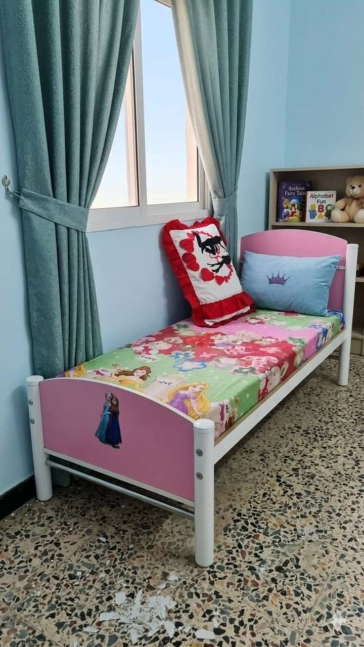 غرفه تسكام عراقي جديد شخط مابيها للبيع المكان الشعله السعر 600
سرير طفل مع الدوشك السعر 50


**إذا كنت صاحب هذا الإعلان وتريد حذفه لأي سبب، رجاءا أرسل رسالة إلى الدعم الفني**