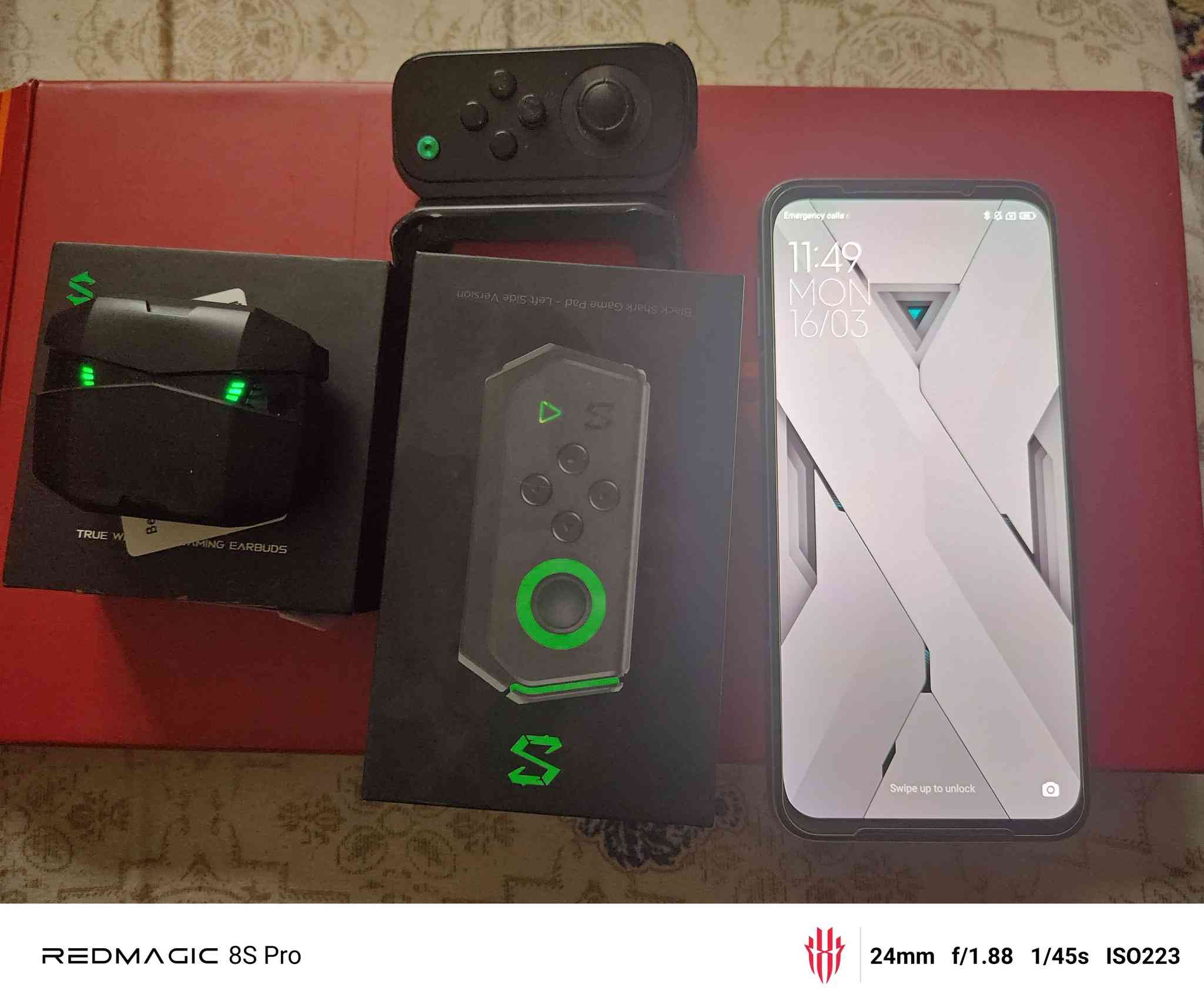 السلام عليكم إخوان،
موبايل (بلاك شارك 3 برو) معروض للبيع. البطارية مبدّلة، وهذه البطارية فقط مع الألعاب ينزل الشحن شوي بسرعة، أمّا بالاستخدام اليومي ما بيه أي مشكلة. الرام 12، ونظافته 98٪ بدون خدوش. ويا إيرفون و (جوستیك) الأصلية،  سعر 320 الف


**إذا كنت صاحب هذا الإعلان وتريد حذفه لأي سبب، رجاءا أرسل رسالة إلى الدعم الفني**