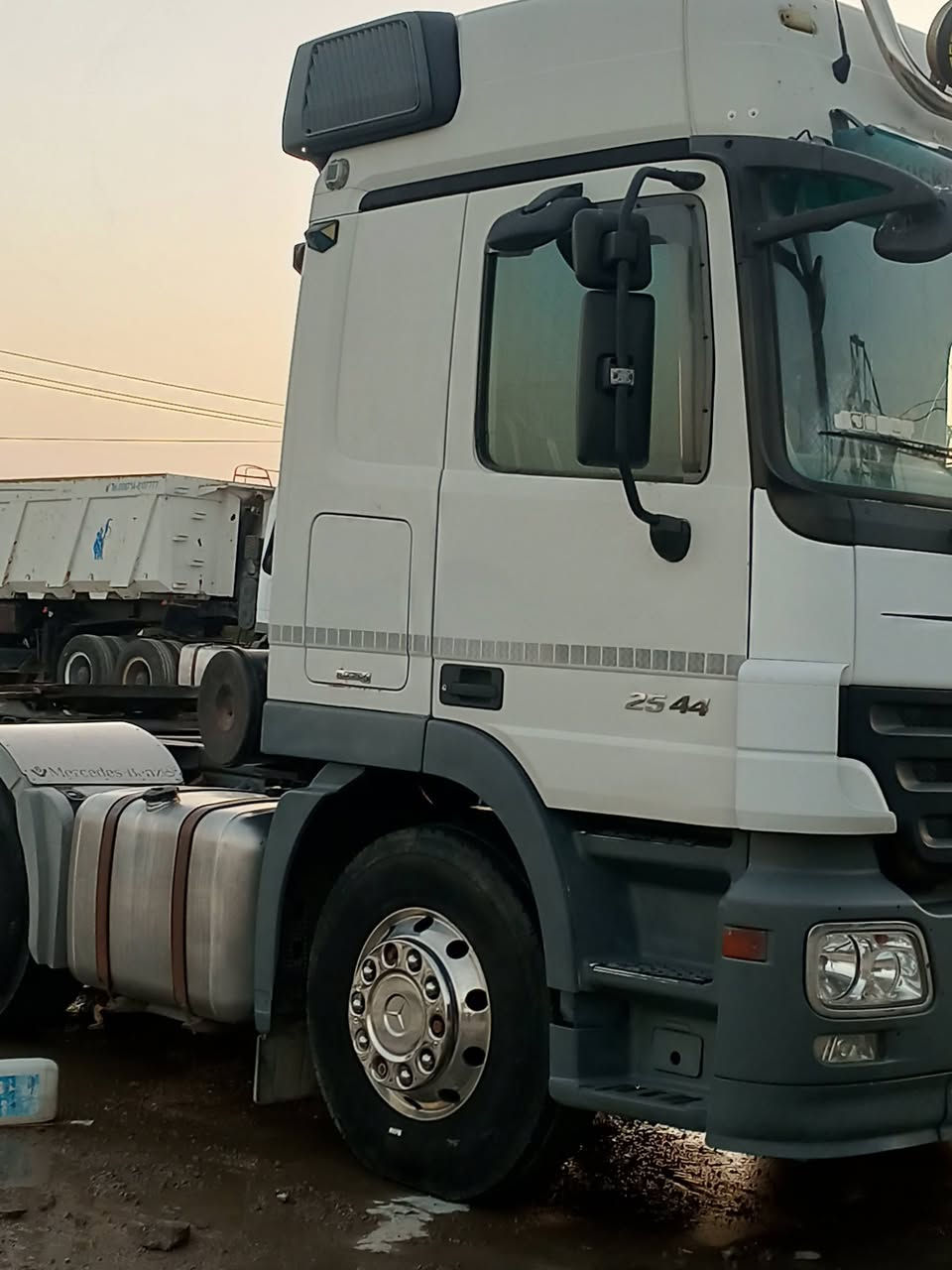 سلام عليكم للبيع اكتروس سنكل امامي 2007 رقم اربيل شركات مرسمه قلاب سعر 310 كير كهربائي مكينه جديده ***********
