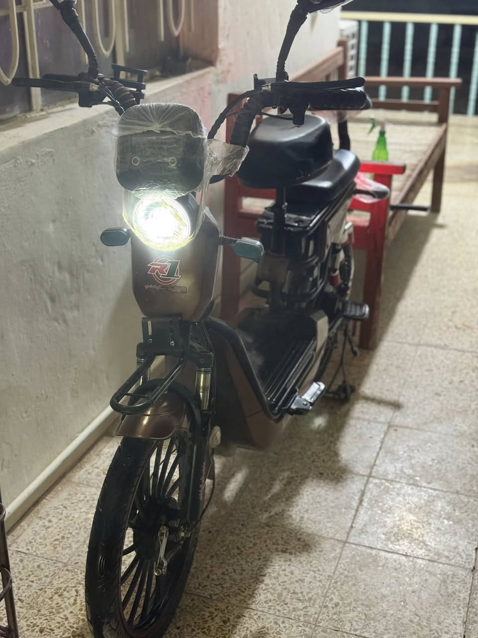 السلام عليكم 
ماطور شحن للبيع موديل ٢٠٢٥ 
خمس بطاريات كشن طبي 
أربع كير تشخيص عطل ان وجد 
ماطور مستخدم اقل من شهرين 
 السعر ٣٠٠ وبي مجال للشراي


**إذا كنت صاحب هذا الإعلان وتريد حذفه لأي سبب، رجاءا أرسل رسالة إلى الدعم الفني**