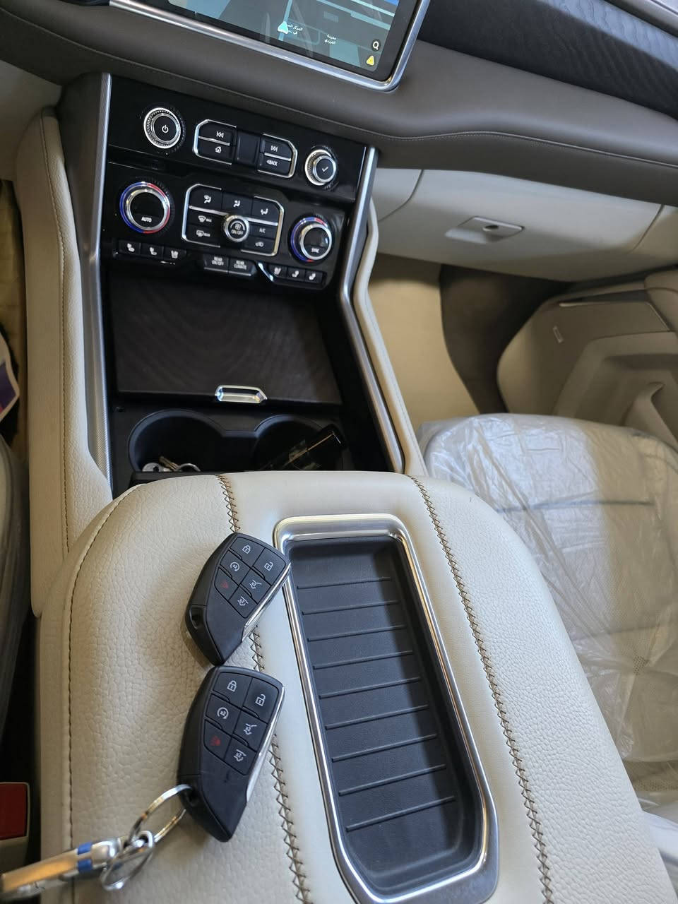 السلام عليكم
للبيع يوكون دينالي موديل 24

بأسمي والتحويل بأي وقت رقمها بغداد

ماشية 17500 جديده بعدها ولحد الان ضمان وصيانتها بالشركة.

السياره للجناي يكشخ بيها فوووول ومعروفه مواصفات الدينالي ماتنعد . وهاي صورها على طبيعتها بدون HDR ولا تعديل.

اخوان كلكم ولد خير و أصول الي عندي كلمة طيبه يذكرها

و الي مايفيده لا يكسر بحلال الناس.. والله يرزق الجميع 

السعر 66 الف وبيها مجال بسيط
للاتصال  *********** ابو يوسف
