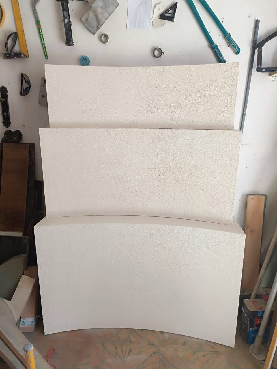 للبيع 
مدرج ديكور مودرن ثلاثي لونه اوف وايت محبب 
لخلفيات تصوير الاعراس، حفلات الخطوبة،أو عرض المنتجات.
 طريقة تخزينة سهلة ماياخذ مساحة يصير وحدة بطن وحدة  غير مستخدم جديد.


**إذا كنت صاحب هذا الإعلان وتريد حذفه لأي سبب، رجاءا أرسل رسالة إلى الدعم الفني**