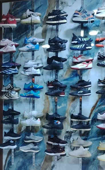 احذيه باله محبحب اصلي بأسعار مناسبه 
ترانشوس اصلي اوربي بأسعار مناسبه 
العنوان الصوفيه سده يم. ملعب محمد حميد 
من الساعه 2 الئ الساعه ال 10 ليلا 
لتواصل*********** 
بأداره ابو جود
