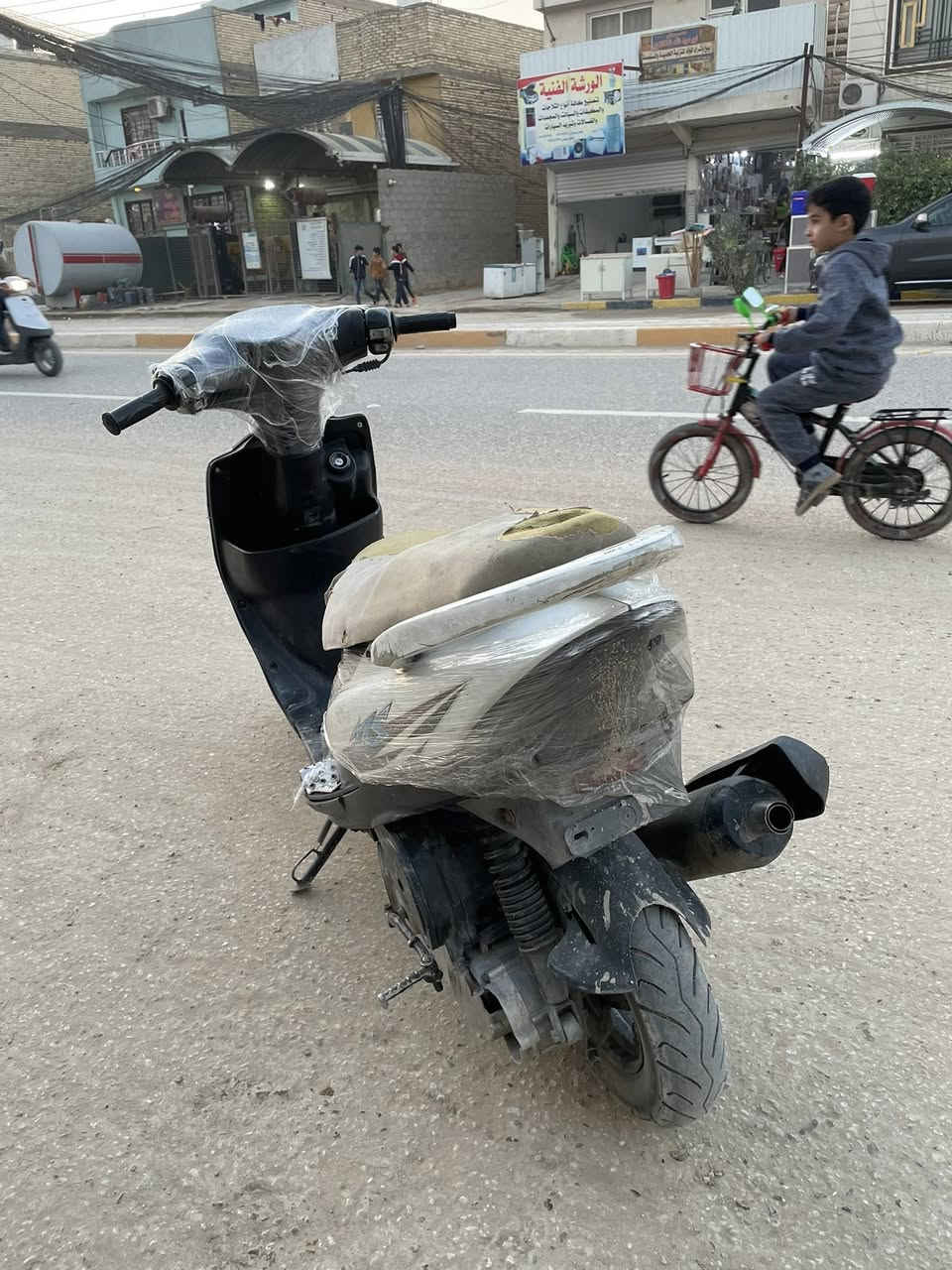 سعر 380 اقرة كامل التفاصيل
ماكس عدلة بلاد 
محرك مامفتوح
بوشة 55 طيارة
معدل ونشاط فول
عقل رياضي
صالنصة FM 
كهربائيات كله شغال
دبل اشارة شغال كامل
دراجة ماناقصها شي
فقط سلف و كفر الامامي مثل ماموضح

بيع او مراوس تواصل ***********
