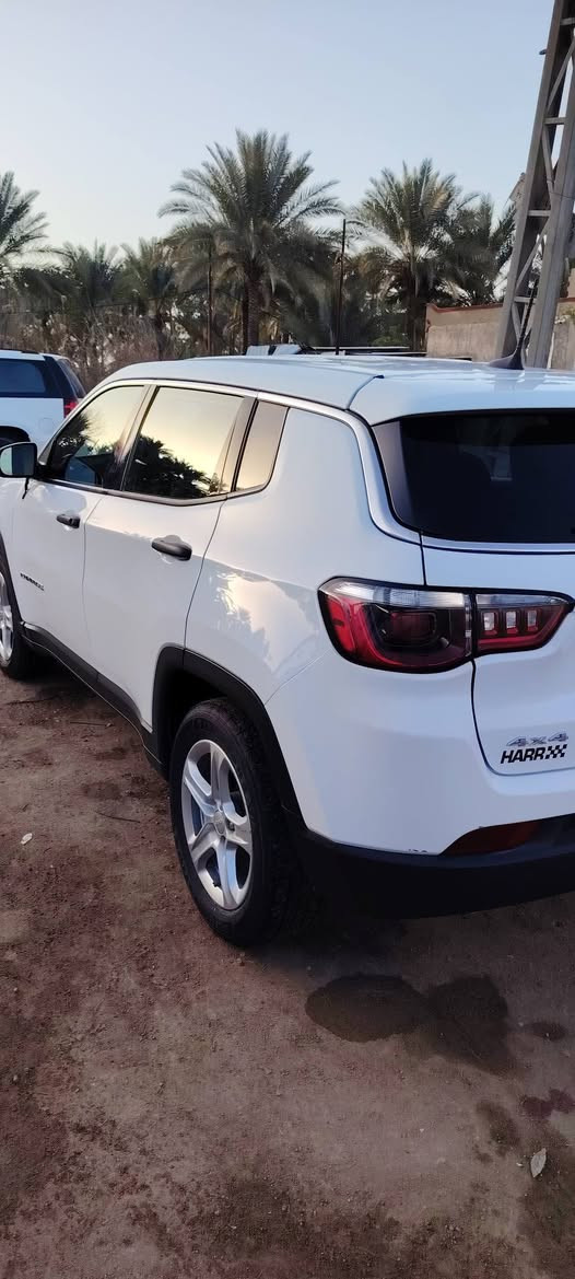 Jeep Compass  sport 2024 4X4

اللون ابيض 
رقم بابل دولي 
محرك 2000turbo 
توقف ذاتي 
ثلاث انظمة قيادة  طين - ثلج - عادي 
لايت زنون 
رادار 
حساسات 
تبريد قطعتين 
كشن قماش 
بصمة
مثبت السرعة 
شاشة كبيرة تدعم ابل كاربلي و الاندرويد اوتو لاسلكي
اضاءة ترحيب 
المسافه المقطوعه : 33500 ميل 
التواصل 
واتساب ***********
السعر مناسب جداً
