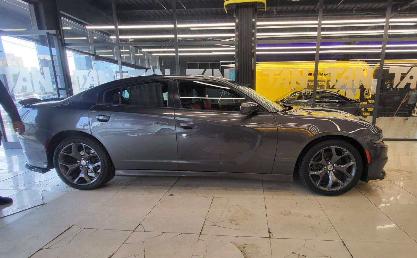 جارجر GT موديل 2019

ماشية 120 الف ميل
  شاشه كبيره كشن جلد حضن عتلات تغير سرعة بالستيرن 
سنوية جديدة شهر ١٢ جددتها مع الوحات انكليزي
كير ومحرك مكفولات 
الجاملغ الأيمن صبغ مع تبديل وصبغ ربع الجاملغ الخلفي قبق بانزين فقط وقليل بادر 
ا
اتصال ***********
